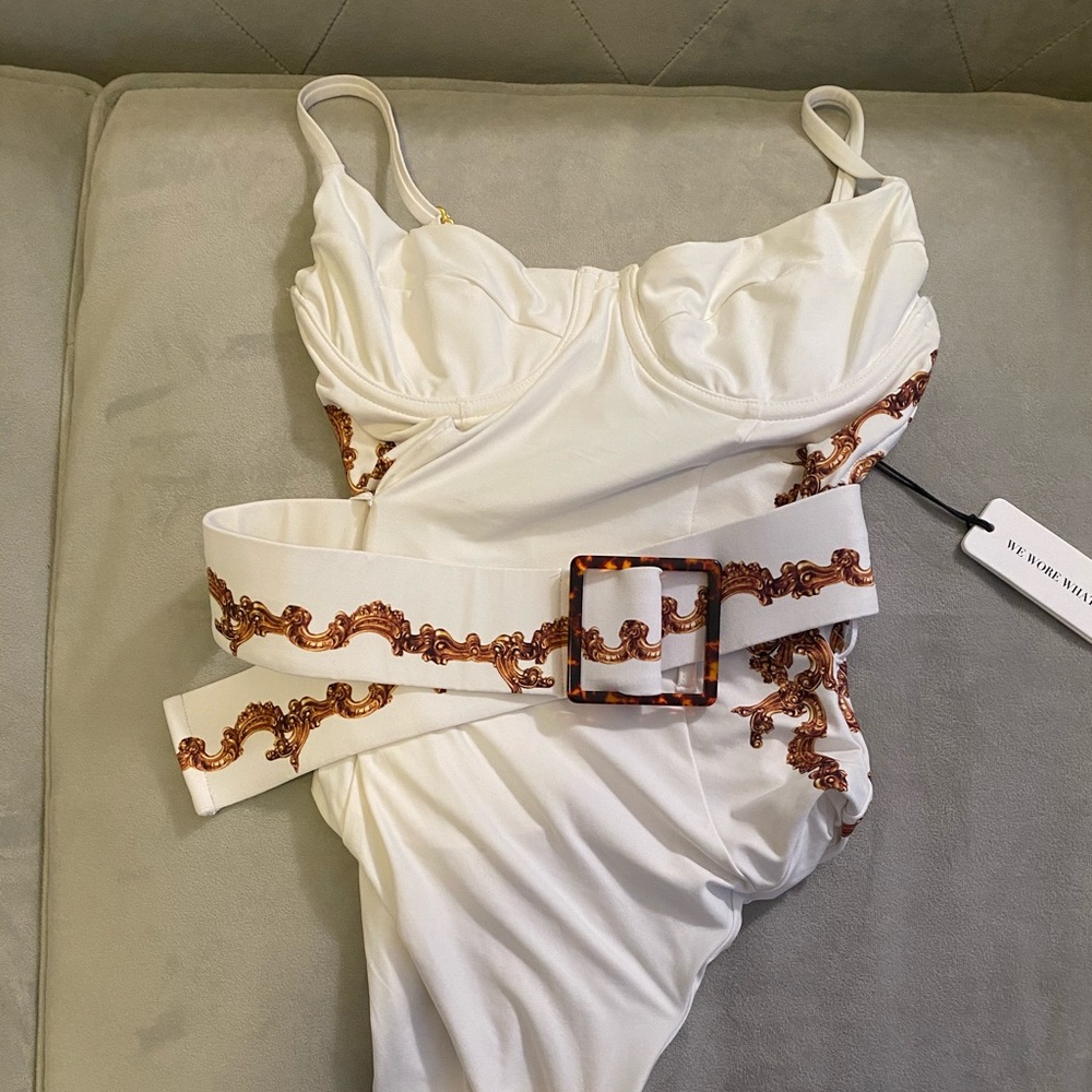 WEWOREWHAT Baroque Border one piece NEW WITH TAGS